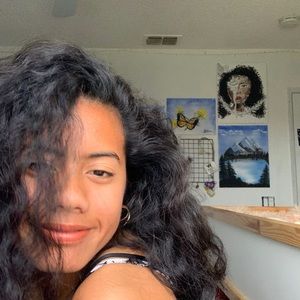 Meet your Posher, Vava